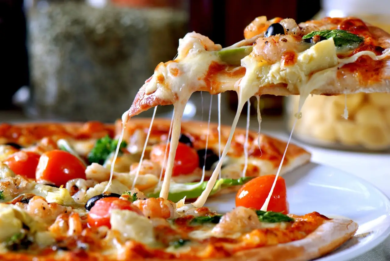 Non privarti della pizza: ecco come prepararla gustosa e leggera senza rinunce Non privarti della pizza: ecco come prepararla gustosa e leggera senza rinunce