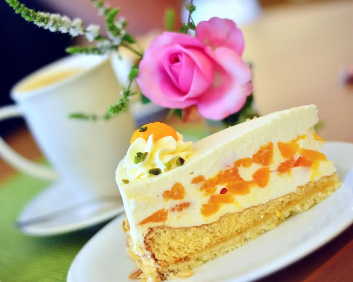 Scopri la ricetta della torta soffice con yogurt senza burro: gusto e leggerezza insieme Scopri la ricetta della torta soffice con yogurt senza burro: gusto e leggerezza insieme