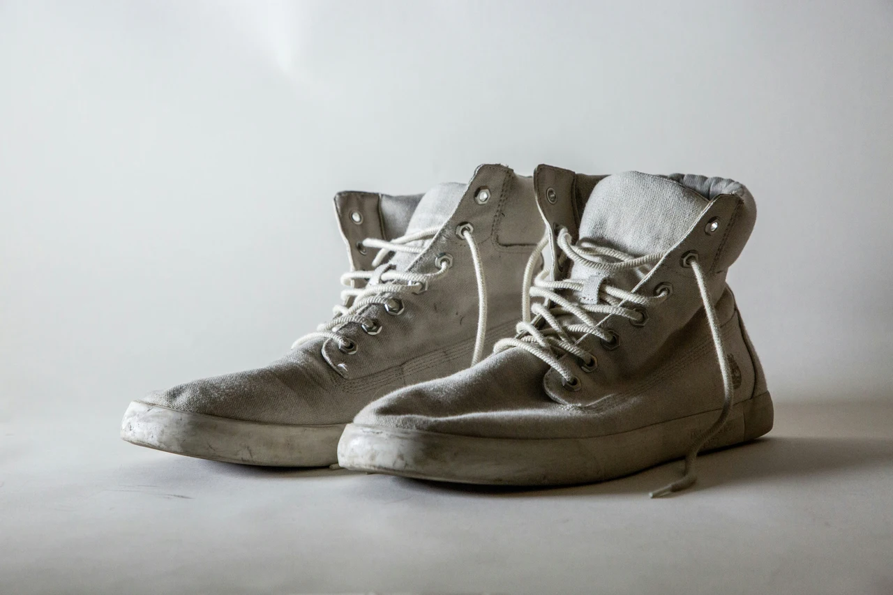 Elimina i cattivi odori dalle scarpe in pochi istanti con bustine di tè usate e asciutte Elimina i cattivi odori dalle scarpe in pochi istanti con bustine di tè usate e asciutte