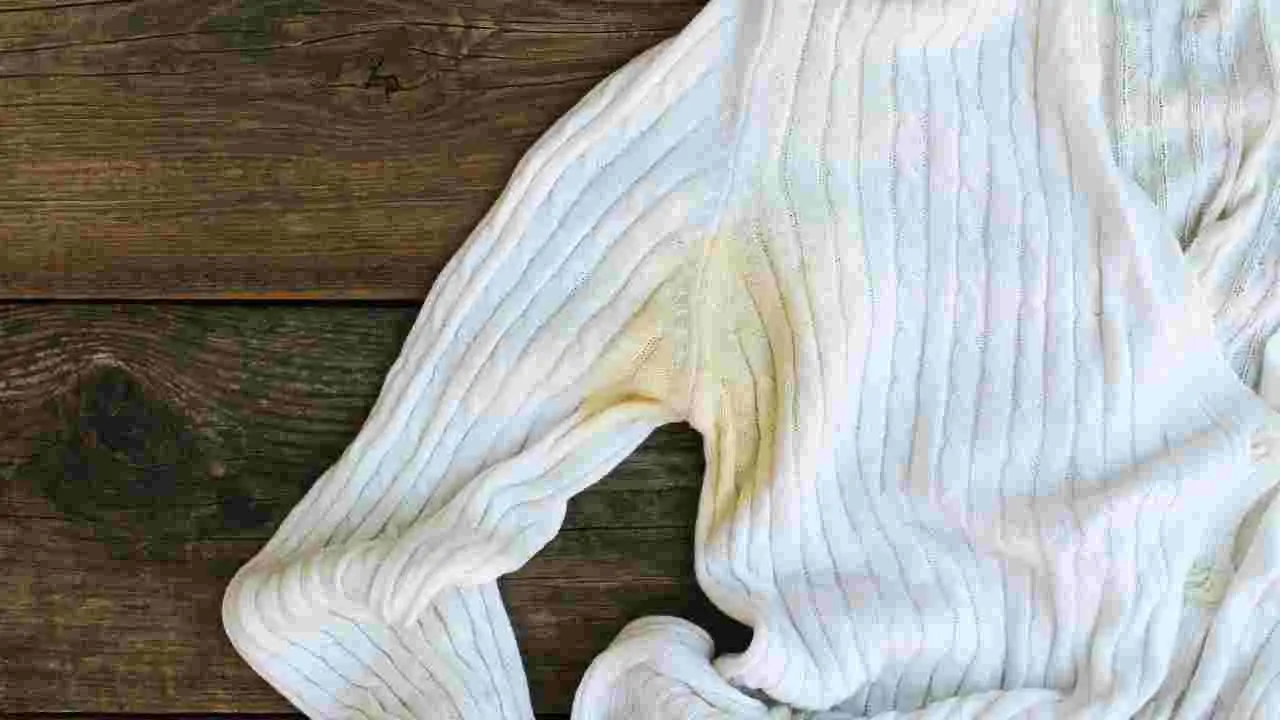 Rimuovi le macchie dai tessuti con questa soluzione delicata e senza candeggina