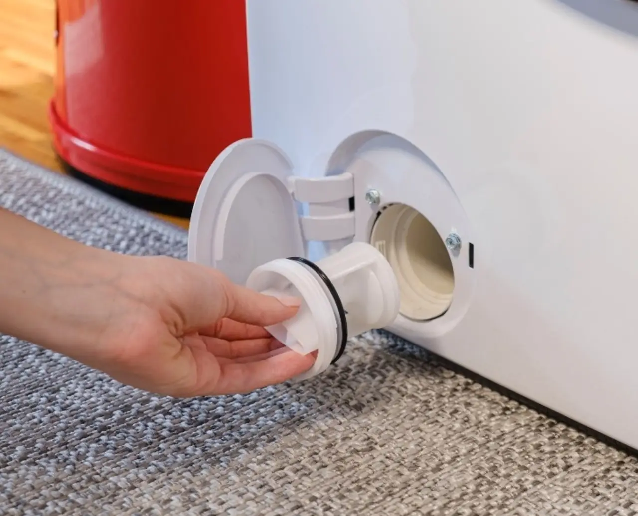 Hai controllato i filtri della lavatrice? Scopri perché agire ora previene danni e spese