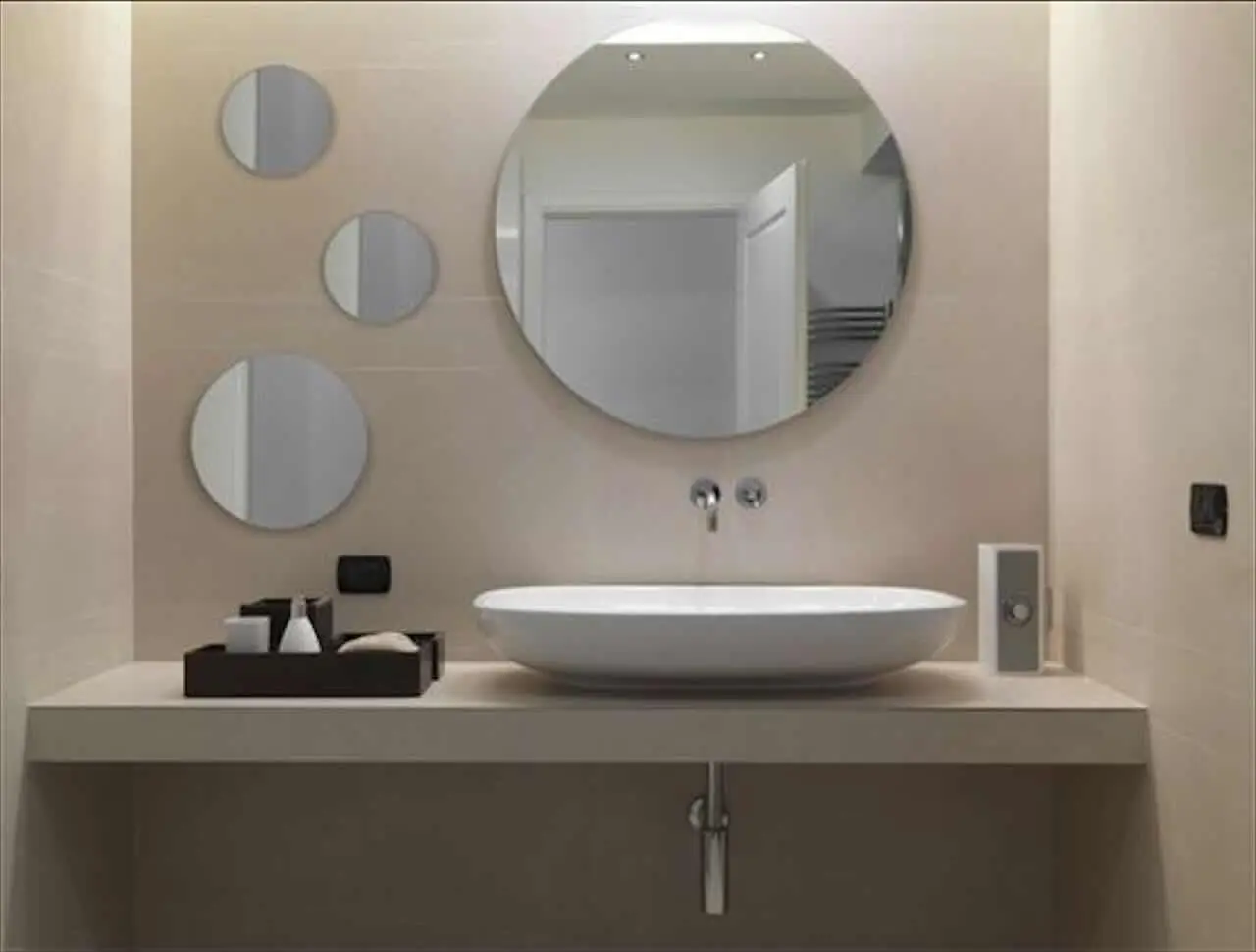 Vetri e specchi perfetti: come pulirli senza lasciare aloni