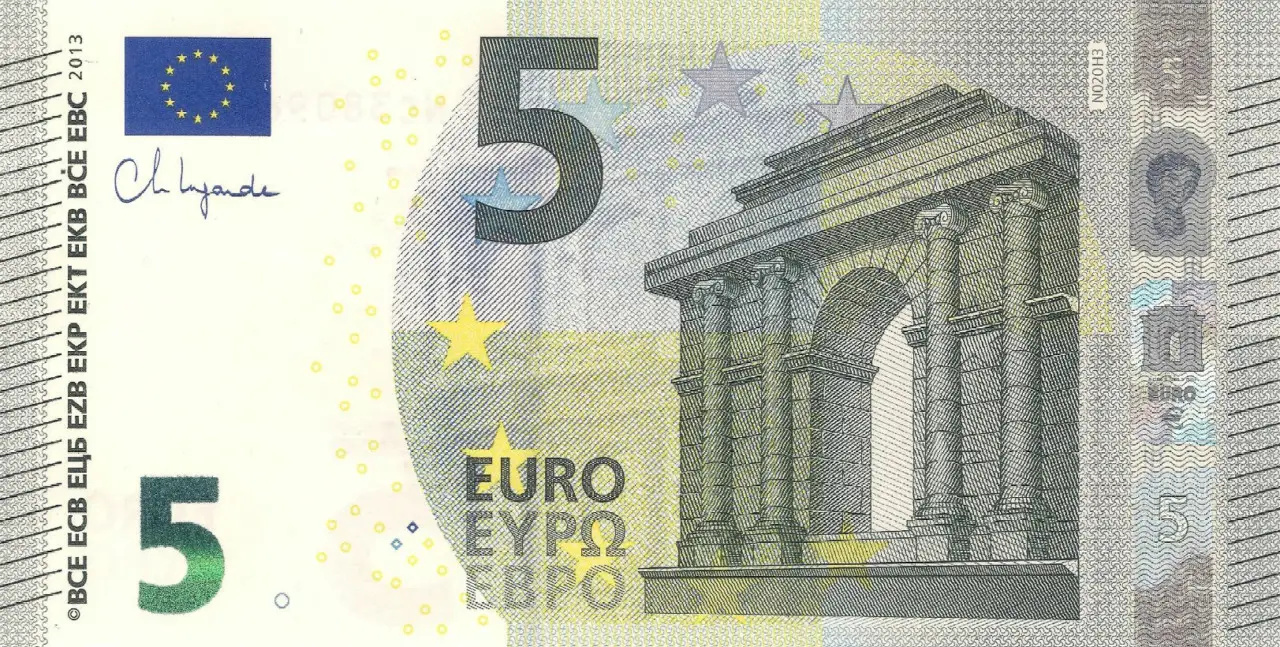 Banconota da 5 euro con errore di stampa: può valere fino a 4.000 euro Banconota da 5 euro con errore di stampa: può valere fino a 4.000 euro