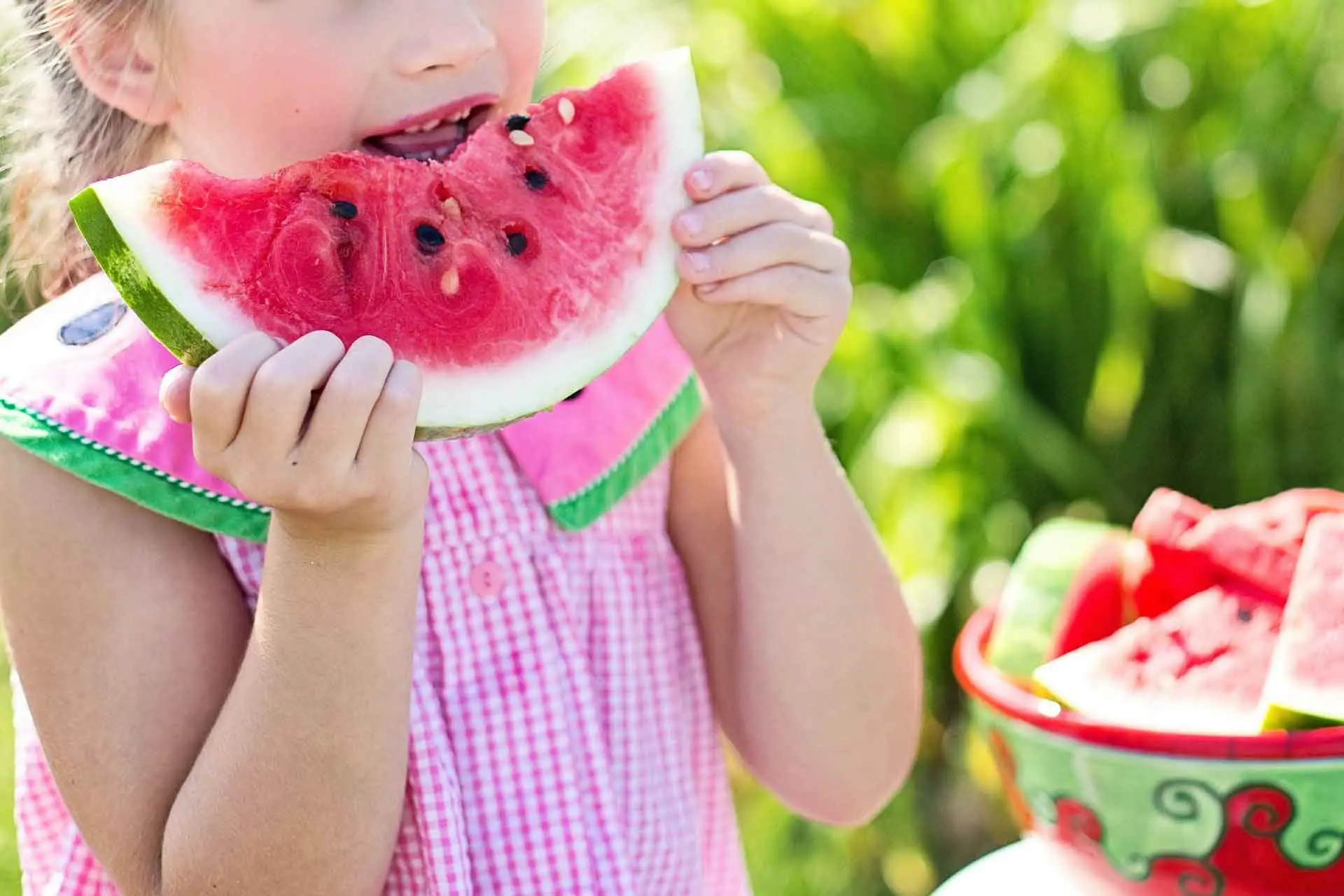 L’alimento che disidrata d’estate: lo consumano tutti ma è pericoloso L’alimento che disidrata d’estate: lo consumano tutti ma è pericoloso