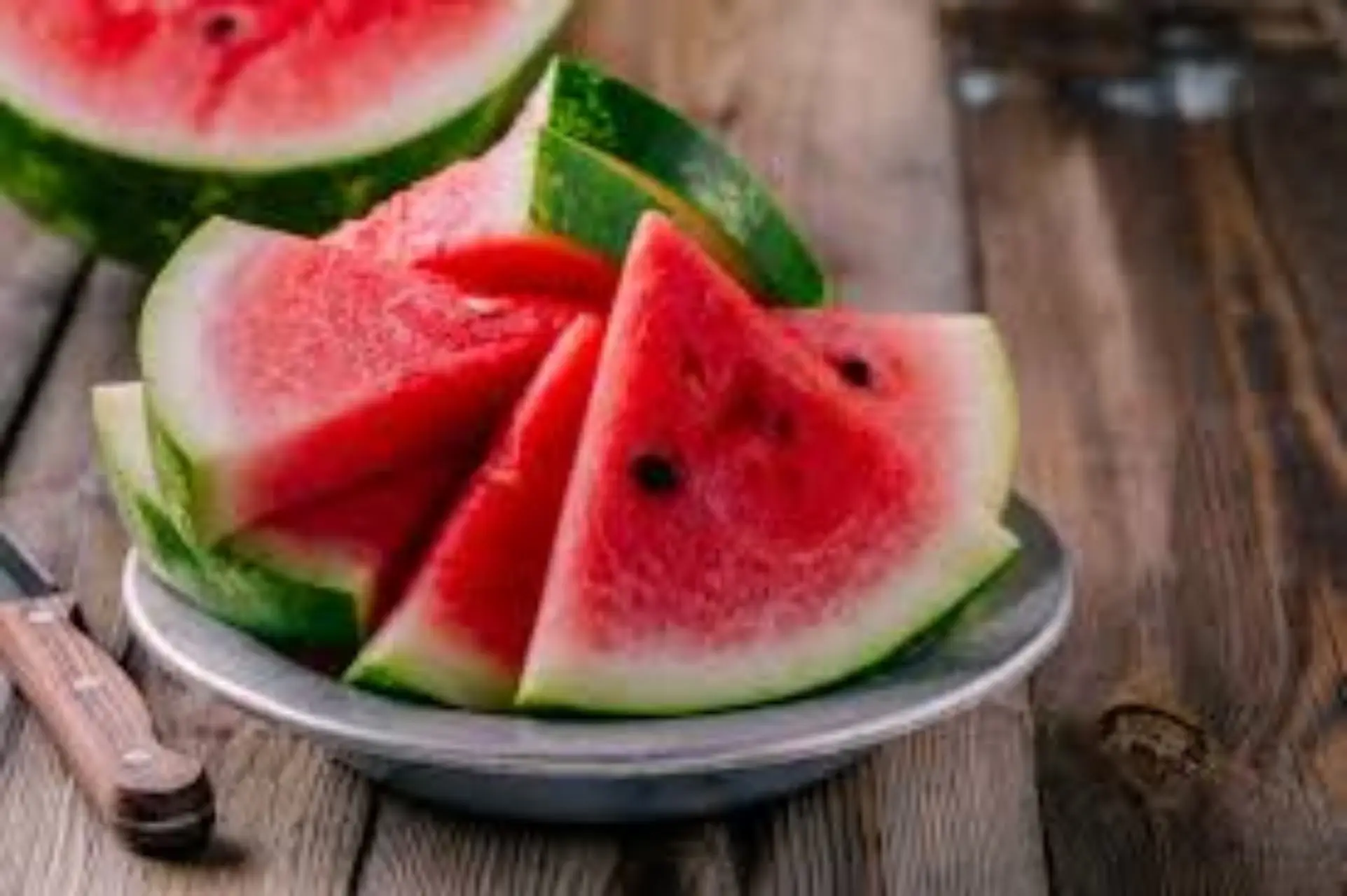 L’alimento che disidrata d’estate: lo consumano tutti ma è pericoloso L’alimento che disidrata d’estate: lo consumano tutti ma è pericoloso