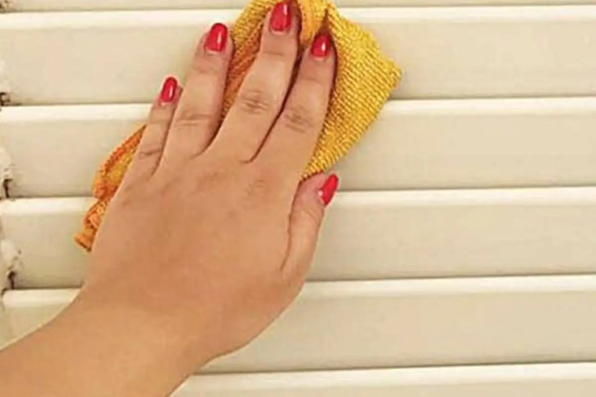 Tapparelle sempre pulite con un trucco semplicissimo e zero fatica Tapparelle sempre pulite con un trucco semplicissimo e zero fatica
