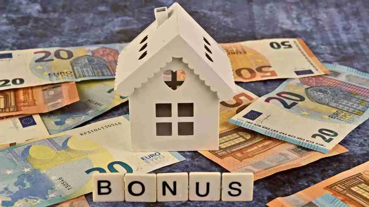 Bonus verde per terrazze e balconi: chi può richiederlo a fondo perduto Bonus verde per terrazze e balconi: chi può richiederlo a fondo perduto