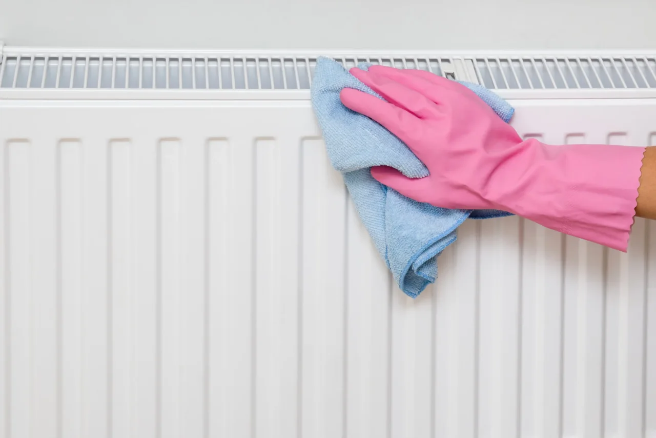 Come pulire i termosifoni in estate: il metodo giusto Come pulire i termosifoni in estate: il metodo giusto