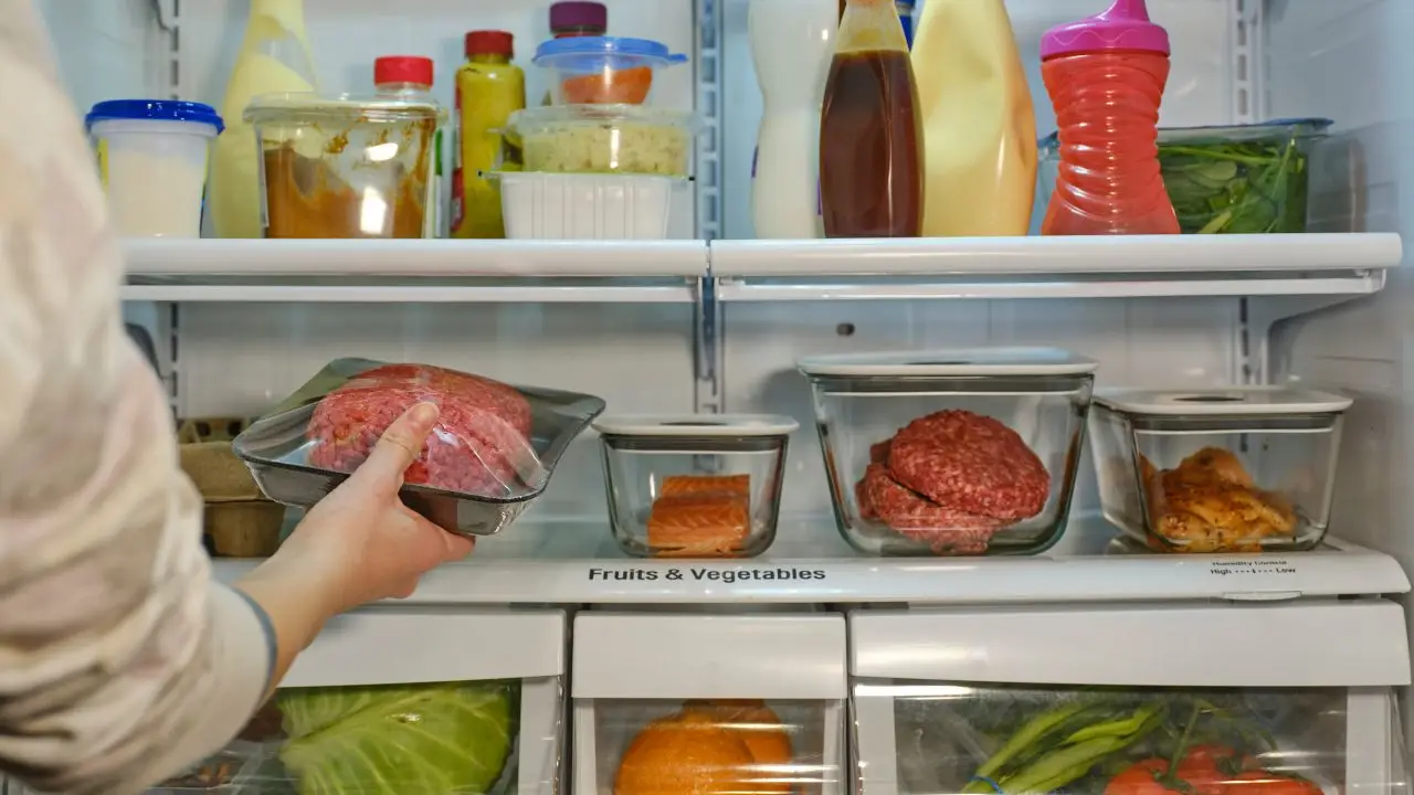 Scopri ora come puoi organizzare il frigorifero e ridurre lo spreco alimentare Scopri ora come puoi organizzare il frigorifero e ridurre lo spreco alimentare