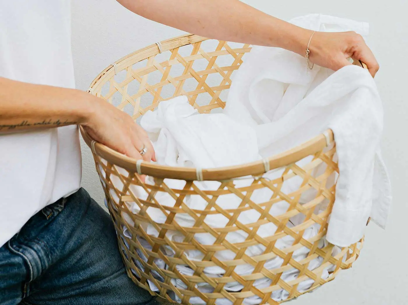 Vuoi un bucato brillante? Prova subito questo ingrediente naturale che sorprende tutti Vuoi un bucato brillante? Prova subito questo ingrediente naturale che sorprende tutti