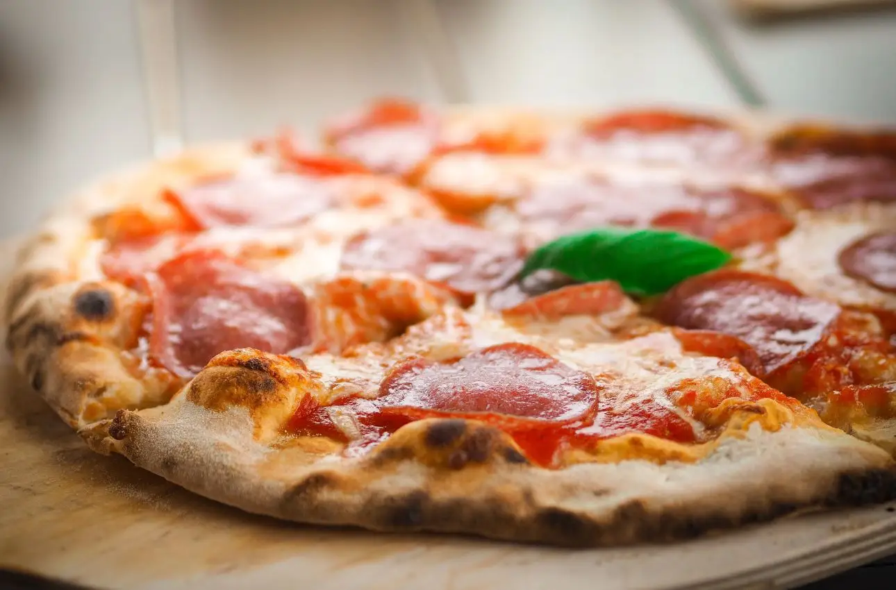 Non privarti della pizza: ecco come prepararla gustosa e leggera senza rinunce Non privarti della pizza: ecco come prepararla gustosa e leggera senza rinunce