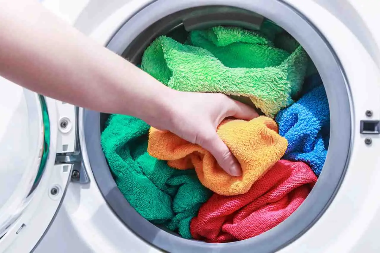 Scopri subito come profumare il bucato in lavatrice con scorza di limone grattugiata Scopri subito come profumare il bucato in lavatrice con scorza di limone grattugiata