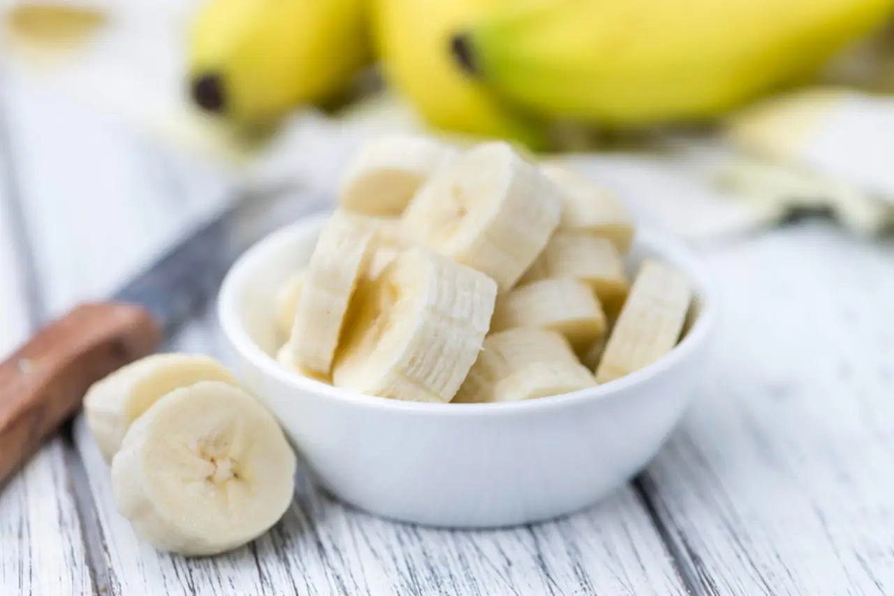 Vuoi un dessert senza rinunce? Prova il gelato light preparato solo con banane mature Vuoi un dessert senza rinunce? Prova il gelato light preparato solo con banane mature