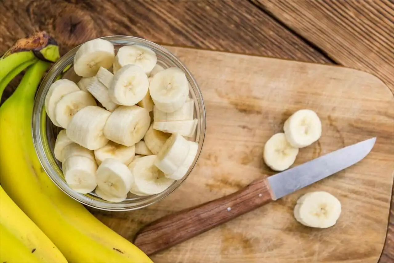 Vuoi un dessert senza rinunce? Prova il gelato light preparato solo con banane mature Vuoi un dessert senza rinunce? Prova il gelato light preparato solo con banane mature