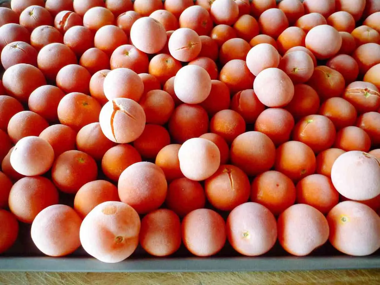 Scopri il metodo veloce per conservare la frutta fresca senza rischiare muffe o sprechi Scopri il metodo veloce per conservare la frutta fresca senza rischiare muffe o sprechi