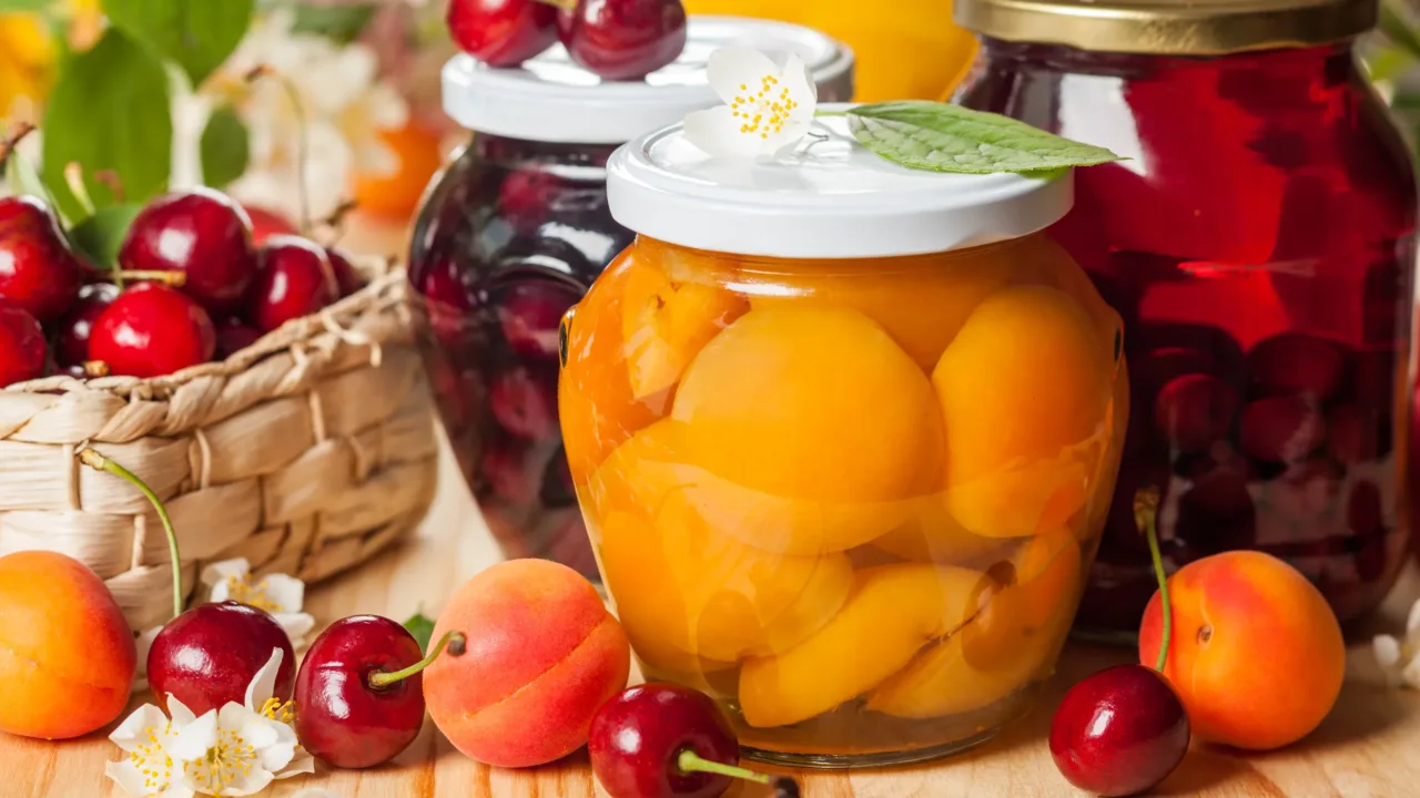 Scopri il metodo veloce per conservare la frutta fresca senza rischiare muffe o sprechi Scopri il metodo veloce per conservare la frutta fresca senza rischiare muffe o sprechi