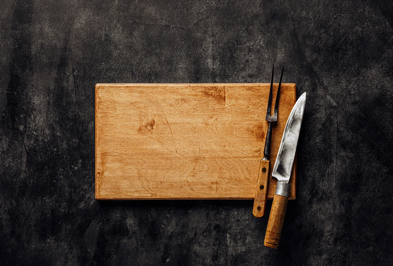Scopri come igienizzare i taglieri in legno senza rischiare contaminazioni alimentari Scopri come igienizzare i taglieri in legno senza rischiare contaminazioni alimentari
